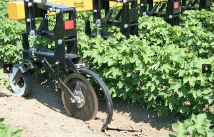 2000 Row Crop Cultivator - Landoll  Image