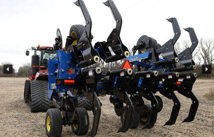 2500 In-Row Ripper Image