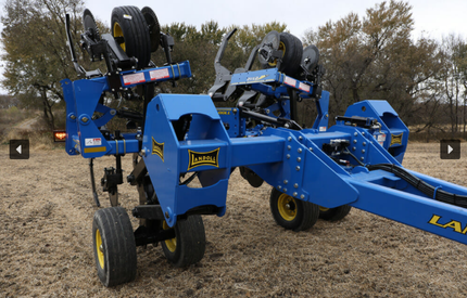 2500 In-Row Ripper Image