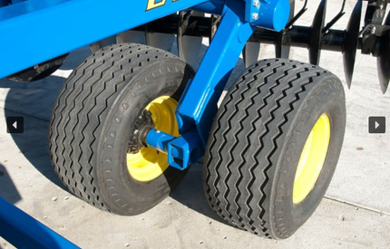 6200 Tandem Disc Harrow - Landoll  Image