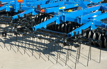 6200 Tandem Disc Harrow - Landoll  Image